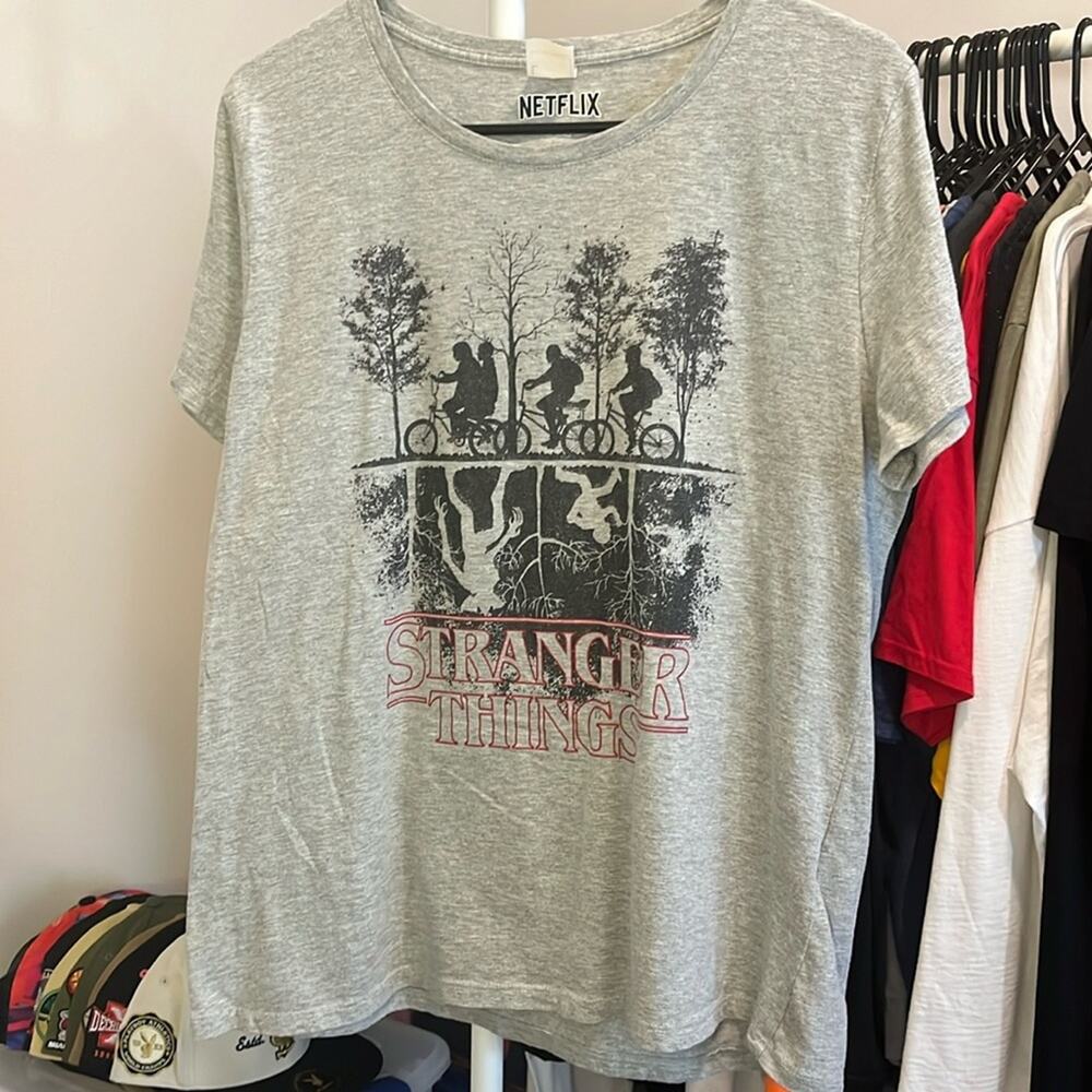 L - Stranger Things / Netflix